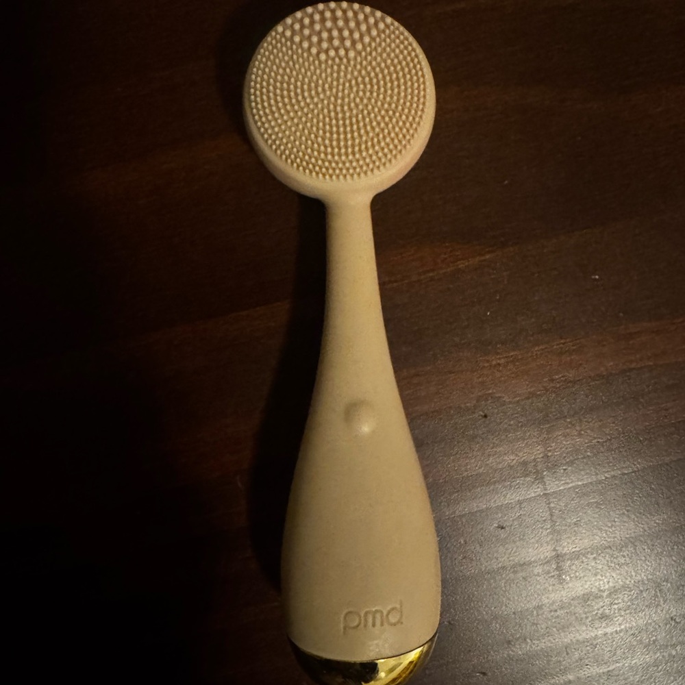 PMD Skincare Brush